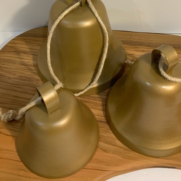Small Metal Bell 🔔 - Picture 5 of 9